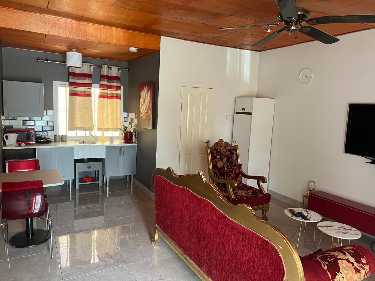 Yazmin Studio Residence Lamin Екстер'єр фото