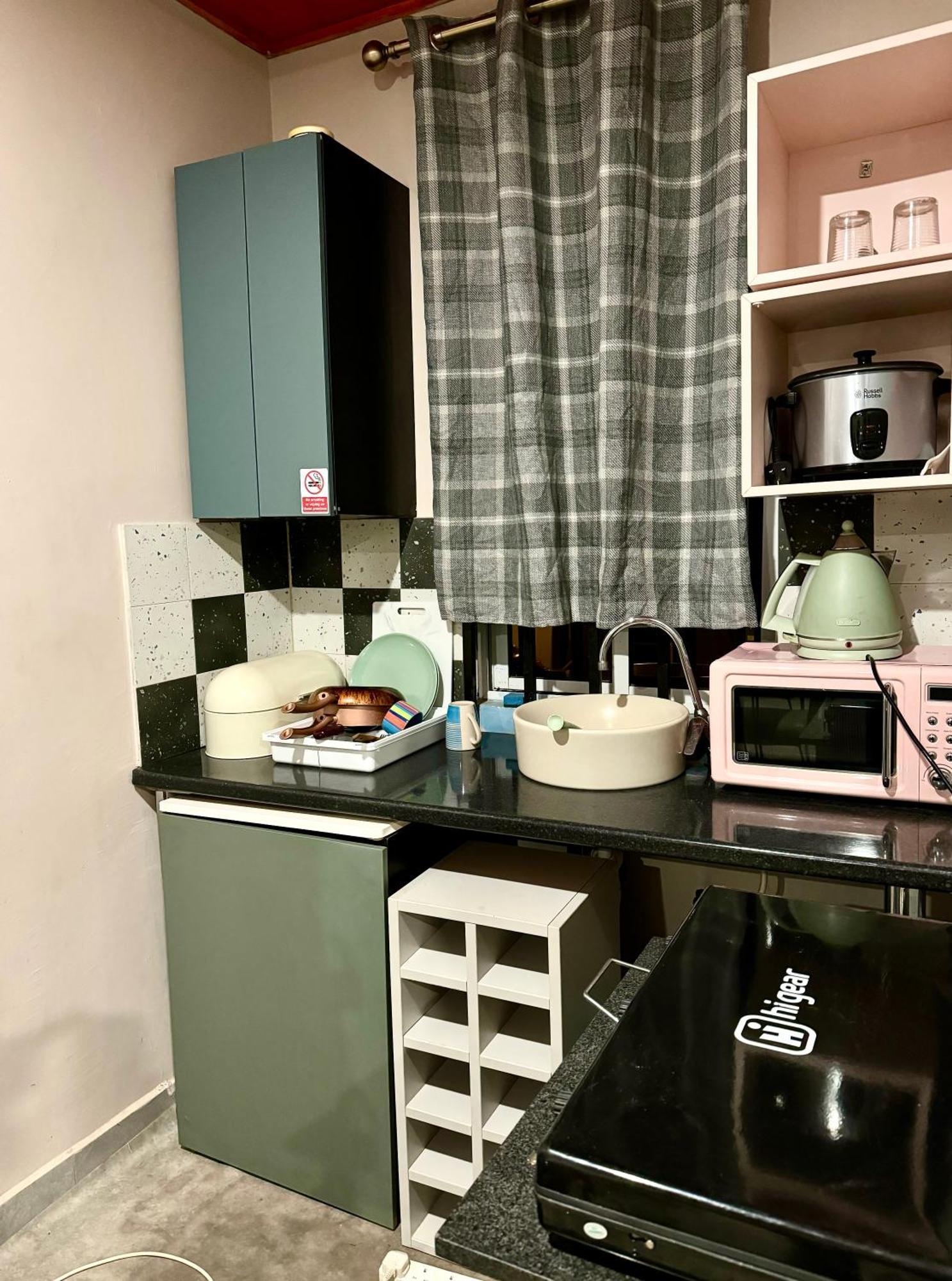 Yazmin Studio Residence Lamin Екстер'єр фото