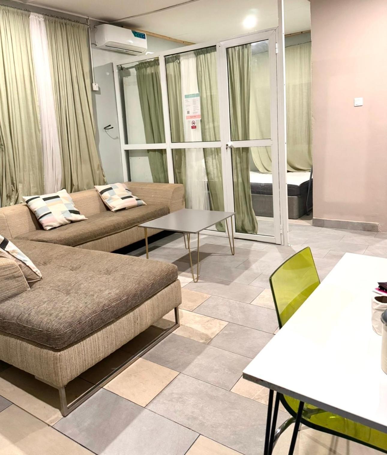 Yazmin Studio Residence Lamin Екстер'єр фото